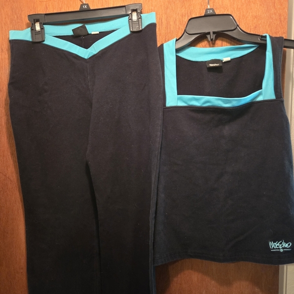 Mossimo cute work out outfit tiel&black top/bottom sz small - Picture 2 of 8
